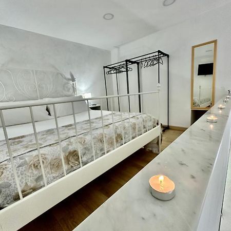Appartement La Casa Di Elisa à Naples Extérieur photo