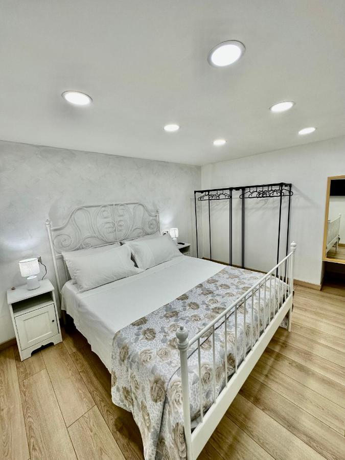 Appartement La Casa Di Elisa à Naples Extérieur photo
