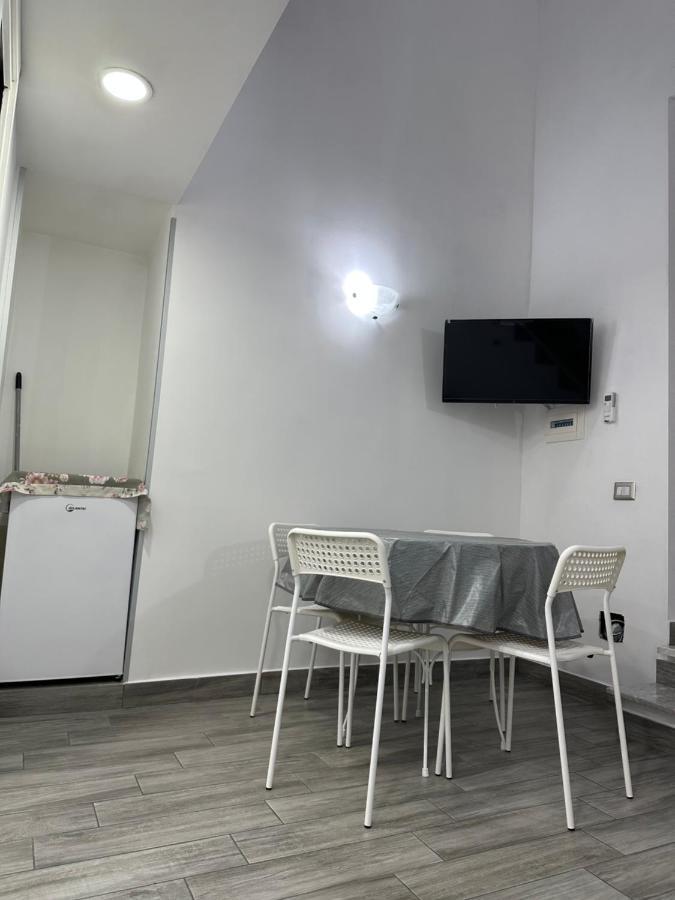 Appartement La Casa Di Elisa à Naples Extérieur photo